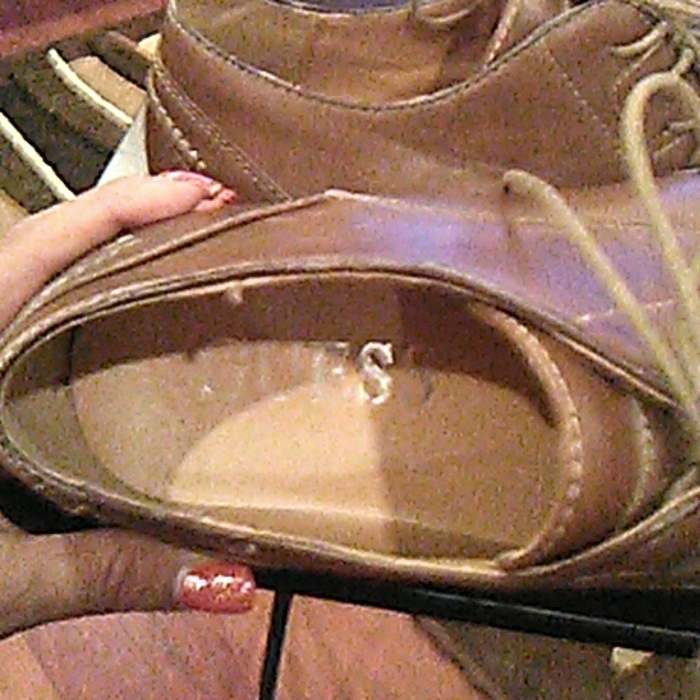 Shoes - Picture 6 of 8